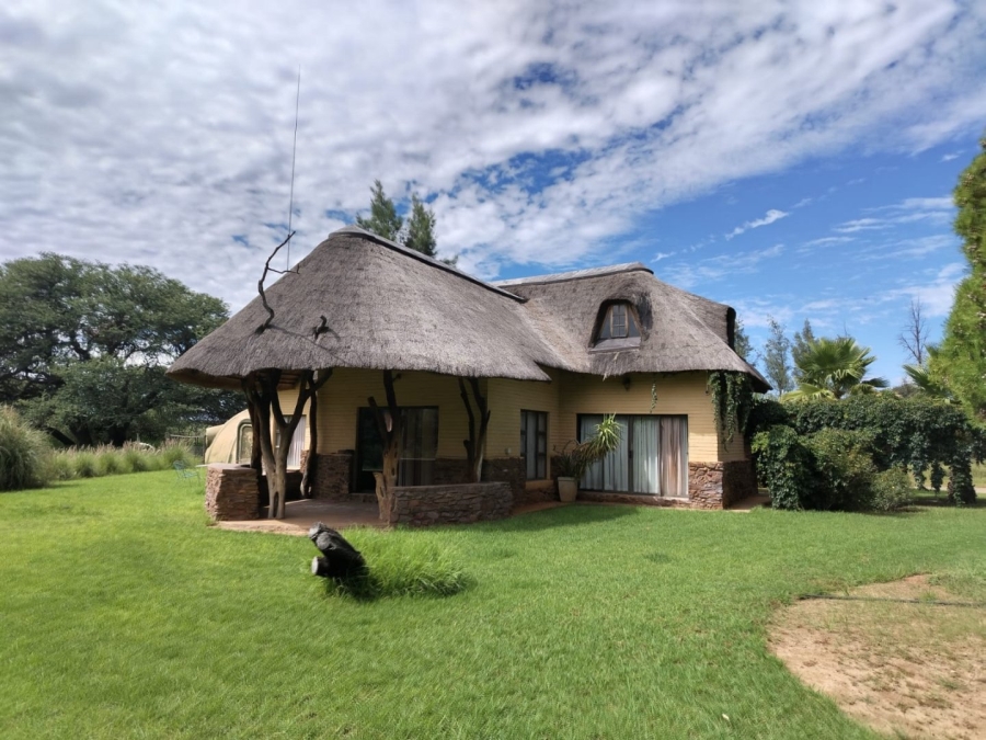 6 Bedroom Property for Sale in Barkly West Rural Northern Cape